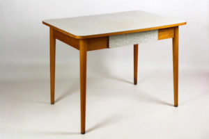 кухонный стол в стиле 60-х